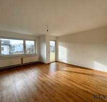 ELVIRA - Rosenheim - Schönes Reihenmittelhaus mit großem Garten und 2 Garagen