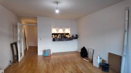 Wohnzimmer und Flur mit LEDs - 2 Zimmer Etagenwohnung zur Miete in Mannheim