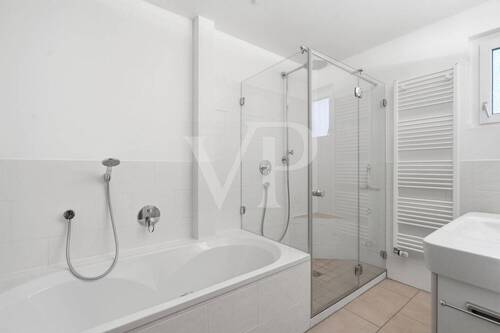 Badezimmer - weiterer_Blick - 