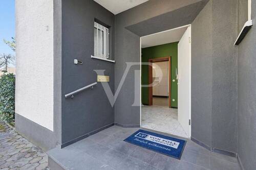 Hauseingang - Einfamilienhaus mit 159,50 m&sup2; in Köln / Rodenkirchen zum Kaufen