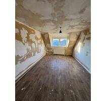 In Renovierung! Frei ab 01.08.2026 ! Tolle 3-Zimmer Wohnung im 2. OG mit hellem Wannenbad! - Lauenförde