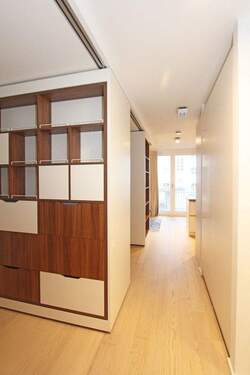 Übersicht der drei Module (verschiebbar - siehe Deckenleiste) mit viel Stauraum - 