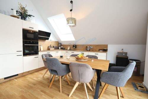 KÜCHE / ESSBEREICH - *** DACHGESCHOSSLIEBE *** - 415.000,00&nbsp;EUR Kaufpreis, ca.&nbsp; 80,60&nbsp;m&sup2;&nbsp;Wohnfl&auml;che