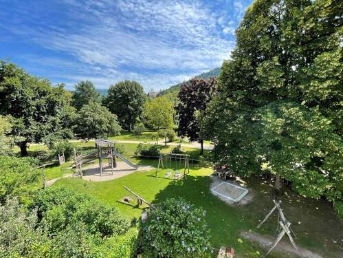 Blick in den Kurpark - Einfamilienhaus mit 179,00 m&sup2; in Kappelrodeck zum Kaufen