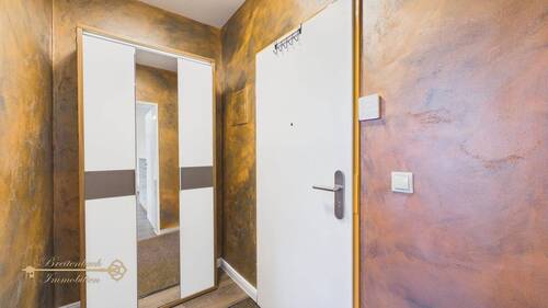 Eingangsbereich - 4 Zimmer Etagenwohnung zum Kaufen in Bremen