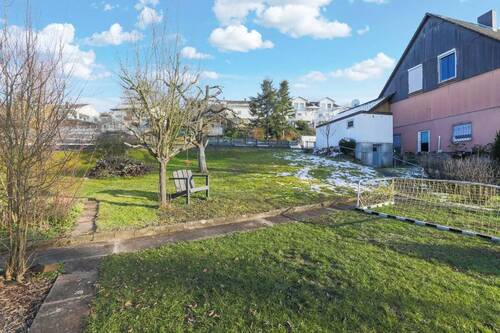 Blick Richtung Straße - Grundstück in Königsbach-Stein zum Kaufen