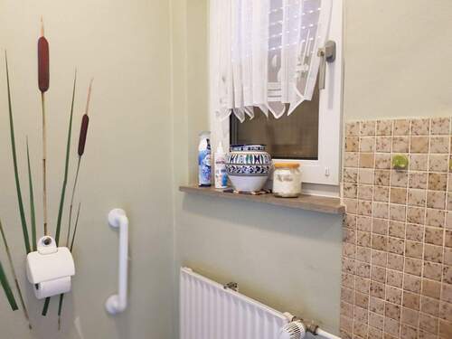 Gäste-WC. - 8 Zimmer Doppelhaushälfte in Flieden