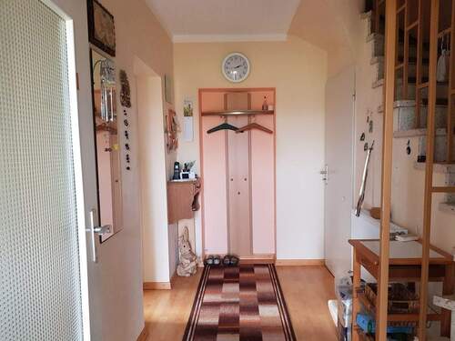 Flur Erdgeschoss - Doppelhaushälfte in Flieden zum Kaufen