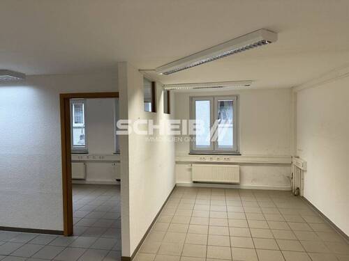 Bildschirmarbeitsplatz gerechte Beleuchtung - Büro mit 181,90 m&sup2; in Crailsheim zur Miete