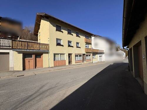 Bild 2 - 9 Zimmer Mehrfamilienhaus, Wohnhaus zum Kaufen in Regen