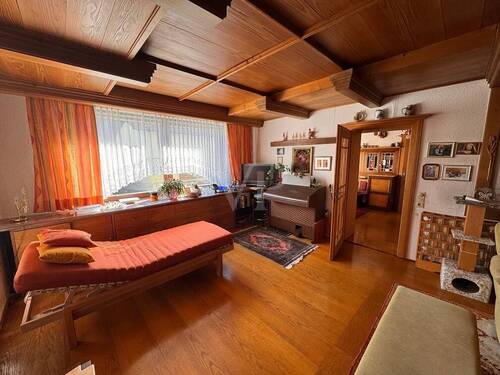 EG Wohnzimmer - 9 Zimmer Mehrfamilienhaus, Wohnhaus in Regen