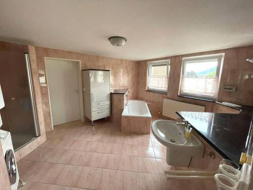 Wohnung 02 - Badezimmer - 