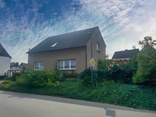 Seitenansicht - 5 Zimmer Einfamilienhaus in Mansfeld