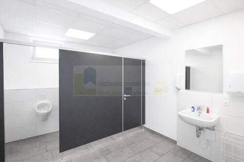 versch. moderne Toilettenanlage - 