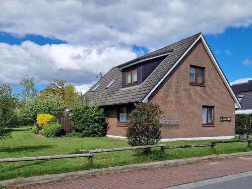 Gepflegte Immobilie mit schönem Garten - Großzügiges Einfamilienhaus in Sackgassenlage