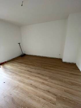 Wohnzimmer - 2 Zimmer Etagenwohnung zur Miete in Nürnberg