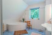 Badezimmer Dachgeschoss - 