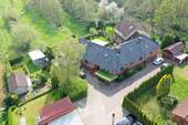 Drohnenaufnahme - Mehrfamilienhaus, Wohnhaus mit 401,00 m&sup2; in Cuxhaven zum Kaufen