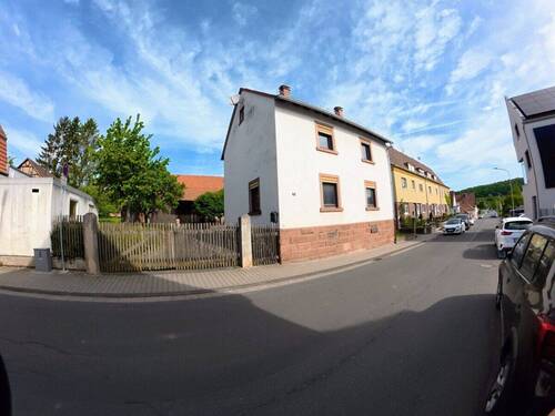 Ein ganz besonderes Angebot - 5 Zimmer Mehrfamilienhaus, Wohnhaus zum Kaufen in Groß-Umstadt / Wiebelsbach