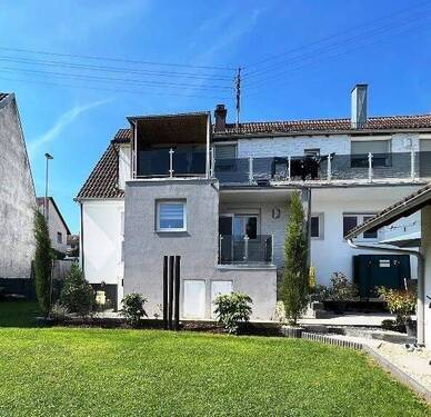 Rückseite - Zweifamilienhaus - 225.000,00 EUR Kaufpreis, ca.  193,00 m² Wohnfläche