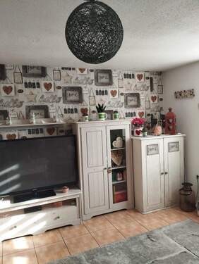 Wohnzimmer.jpg - 4 Zimmer Etagenwohnung zum Kaufen in Gosheim