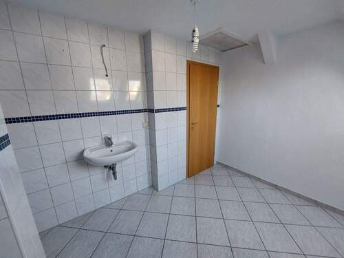Badezimmer Bild 1 - Etagenwohnung mit 48,00 m&sup2; in Dessau-Roßlau zur Miete