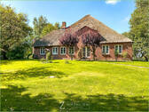 Haubarg Vorderansicht - 7 Zimmer Bauernhaus, Landhaus zum Kaufen in Westerhever