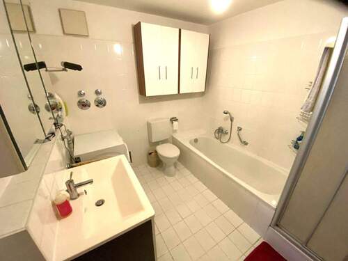 Badezimmer - Etagenwohnung in Fürth zum Kaufen