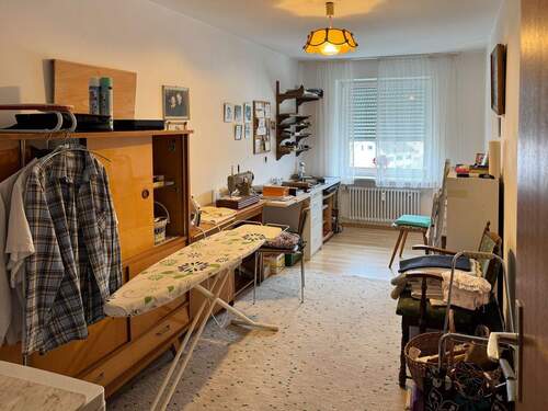 Ankleidezimmer - Etagenwohnung mit 84,00 m&sup2; in Burghausen zum Kaufen