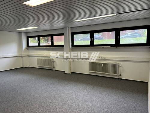 hell durch viele Fenster - Büro in Crailsheim