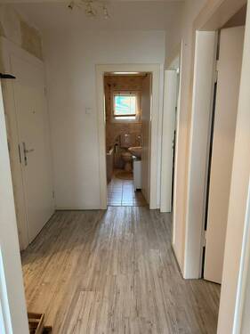Diele - Etagenwohnung mit 57,90 m&sup2; in Duisburg zur Miete