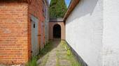 Durchgang vom Garten zum Haus - 