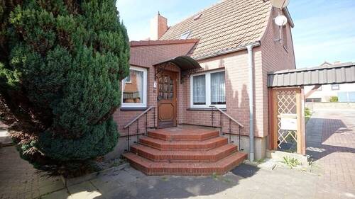 Hauseingang - 3 Zimmer Doppelhaushälfte zum Kaufen in Wismar