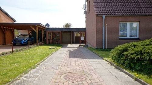 Einfahrt - Doppelhaushälfte mit 88,00 m&sup2; in Wismar zum Kaufen