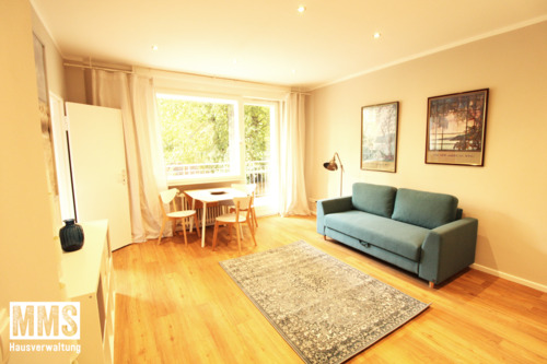 Zimmer - Möblierte helle 1-Zimmer-Wohnung mit Südbalkon