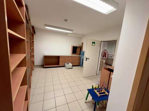 Gewerbefläche im KG - 