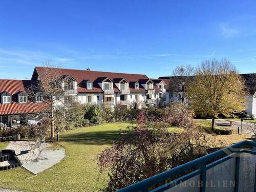 Blick vom Balkon - Etagenwohnung mit 73,00 m&sup2; in Markt Schwaben zum Kaufen