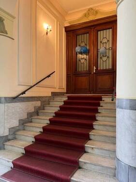 Eingang - Einmalig im Waldstraßenviertel: Herrschaftl. 7-Zi-Whg., Kamin, Hochparterre, direkter Gartenzugang