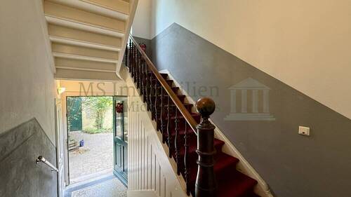 EG Treppenhaus Ansicht 1 - 