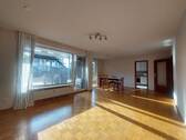 Bild 2 - 4 Zimmer Etagenwohnung zum Kaufen in Düsseldorf