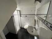 Gäste-WC mit Dusche - 