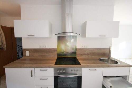 Einbauküche mit Spülmaschine - 2 Zimmer Etagenwohnung zur Miete in Zell a.H.