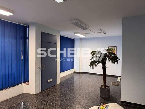 Eingangsbereich - gepflegte Büro in zentraler Innenstadtlage zum Verkauf