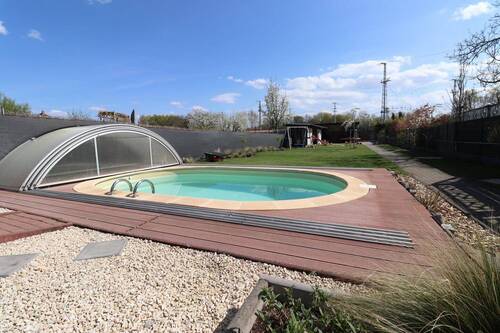 Pool - Mehrfamilienhaus, Wohnhaus mit 220,00 m&sup2; in Stendal zum Kaufen