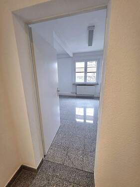 20251219_111826_expose_final.jpg - Mehrfamilienhaus, Wohnhaus mit 72,00 m&sup2; in Hanau zur Miete