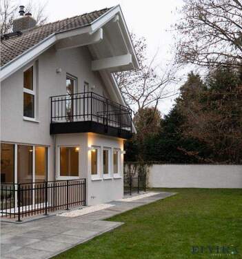 Haus Außenansicht - ELVIRA - Grünwald, luxuriöses Eckhaus mit großer Sonnenterrasse und Südgarten