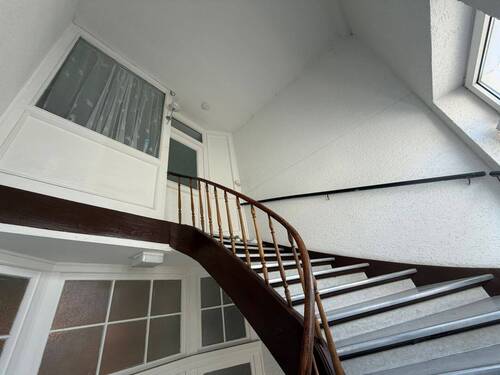 Treppenhaus - 5 Zimmer Etagenwohnung in Bad Homburg vor der Höhe