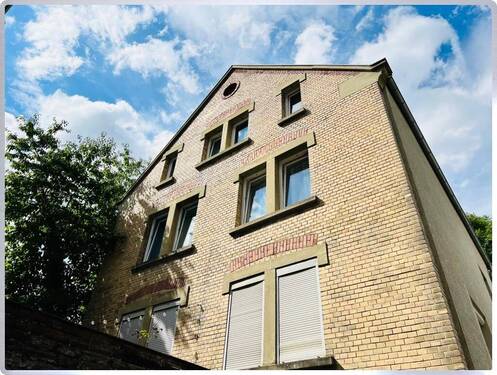 Hausansicht - Gepflegte 2 Zimmer DG Mietwohnung in Stuttgart- West