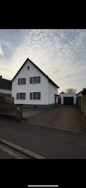 Bild 1 - 2 Familienhaus + Baugrundstück für freistehendes Einfamilienhaus