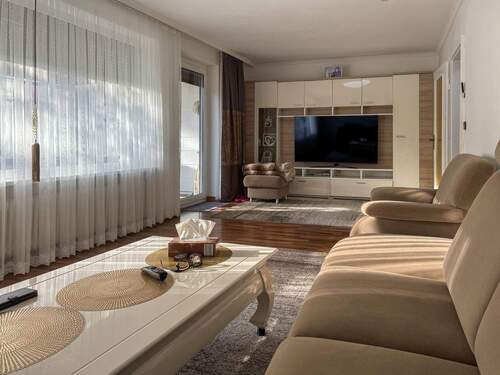 Wohnzimmer - 4 Zimmer Reihenmittelhaus in Burghausen